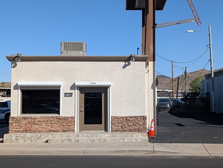 More Photos Of 9108 N Cave Creek Rd, Phoenix Office For Sale