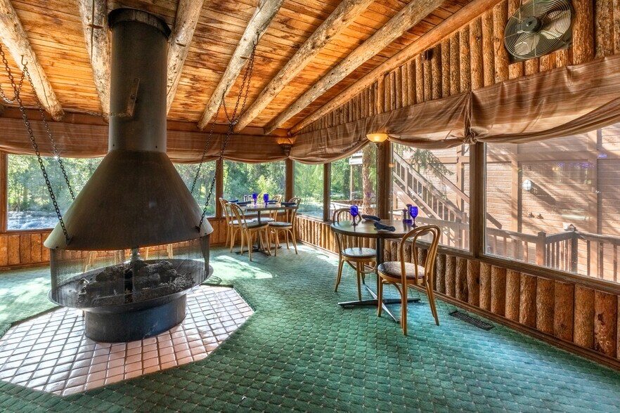 More Photos Of 210 Rapids Ln, Grand Lake Restaurant For Sale