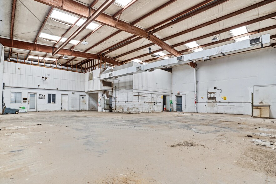 More Photos Of 12625 40th St N, Clearwater Warehouse For Sale