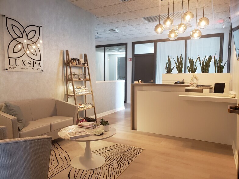 More Photos Of 444 Reid St, De Pere Office For Lease