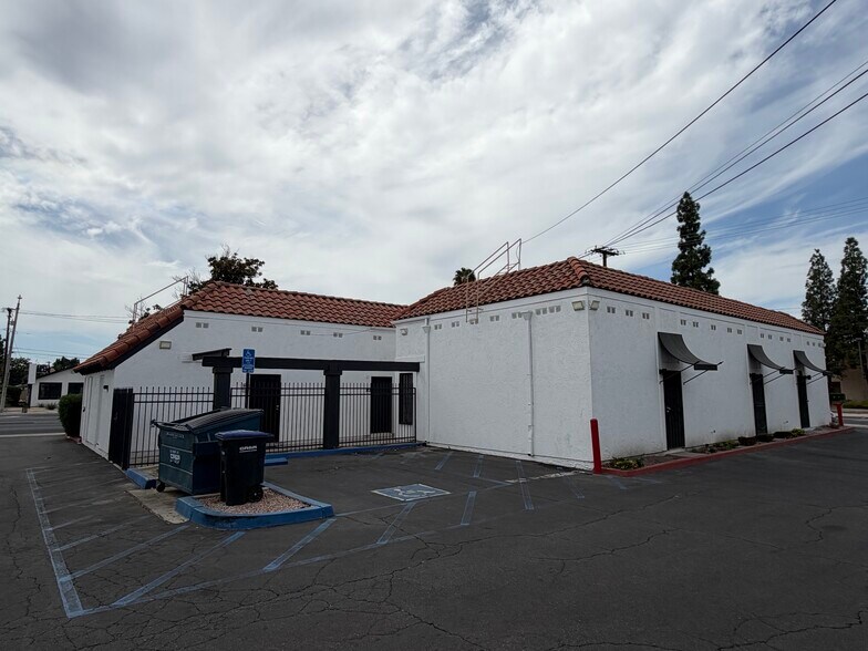 More Photos Of 910 E Florida Ave, Hemet General Retail For Sale