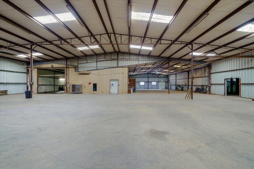 More Photos Of 7439 FM 314, Ben Wheeler Industrial For Sale
