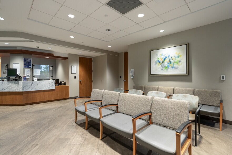 More Photos Of 6555 Quince Rd, Memphis Medical For Sale