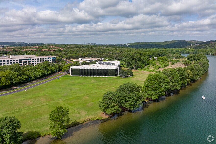 More Photos Of 5000 Plaza On The Lake Dr, Austin Office For Lease