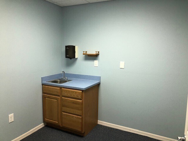 More Photos Of 4535 Tamiami Trl, Port Charlotte Office For Lease