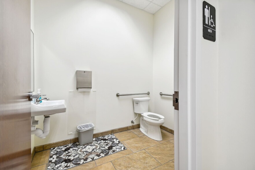 More Photos Of 8258 118th Ave N, Largo Medical For Sale