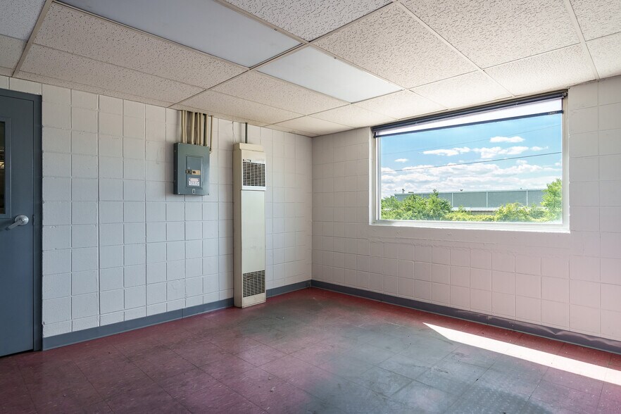 More Photos Of 6320 Material Ave, Loves Park Warehouse For Sale