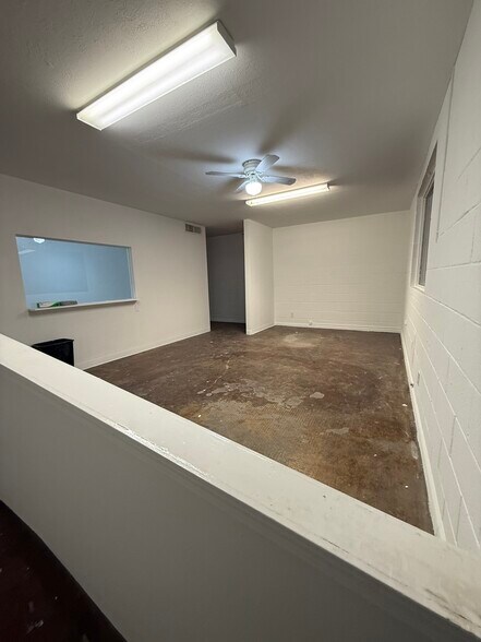 More Photos Of 409 S Kansas St, El Paso Freestanding For Lease