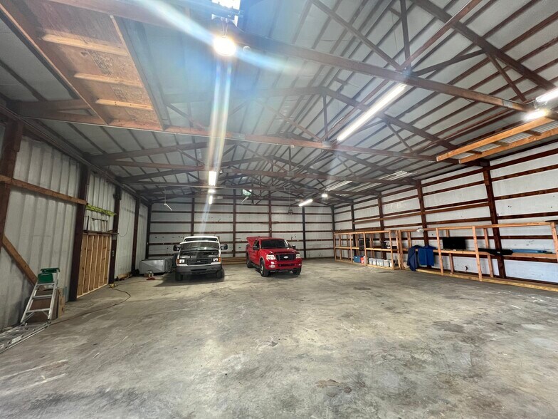 More Photos Of 1712 Brick Kiln Ln, Louisville Flex For Lease