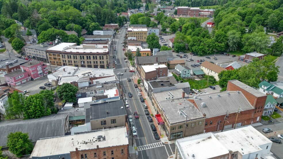 More Photos Of 31 S Main St, Liberty Sports And Entertainment For Sale