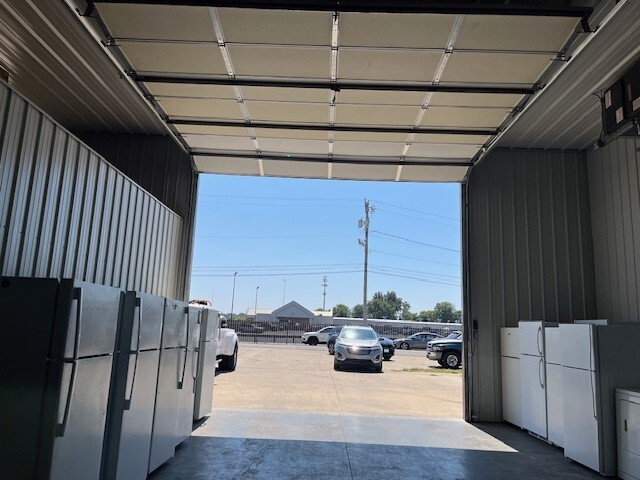 More Photos Of 962 Neubling Ave, Evansville Warehouse For Sale