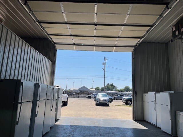 More Photos Of 962 Neubling Ave, Evansville Warehouse For Sale
