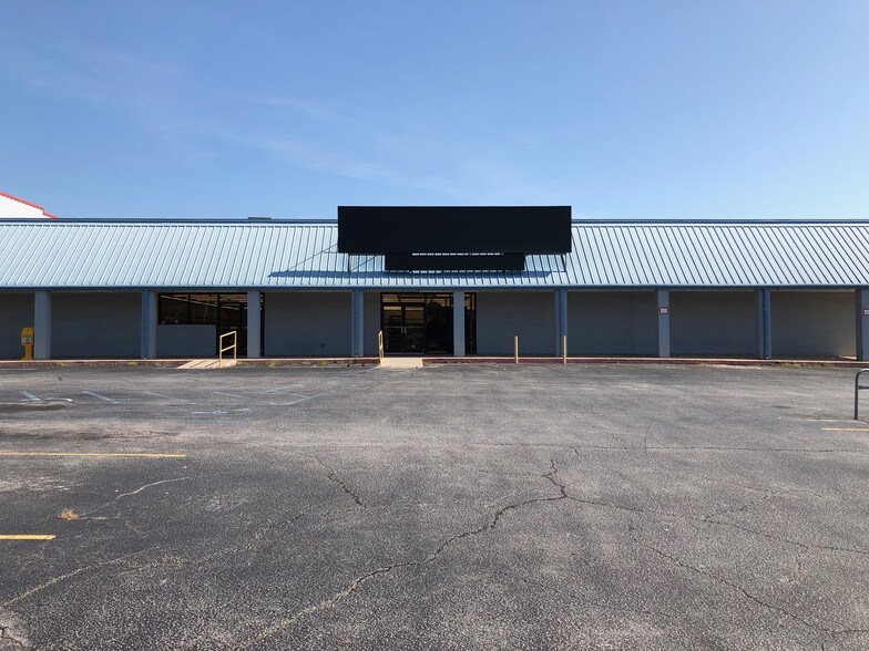 More Photos Of 908 Anderson St, Piedmont General Retail For Lease