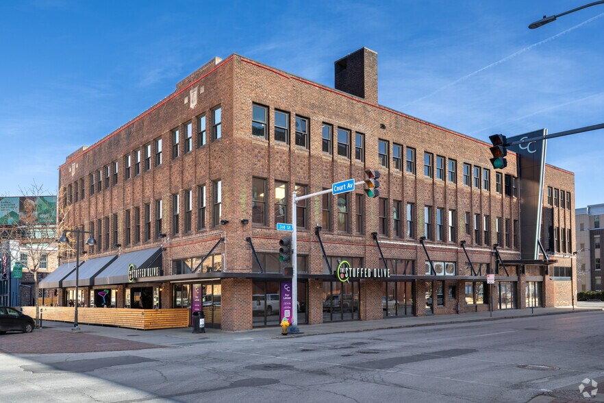 More Photos Of 216 Court Ave, Des Moines General Retail For Sale