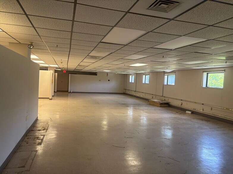 More Photos Of 112 Frank Mossberg Dr, Attleboro Office For Sale