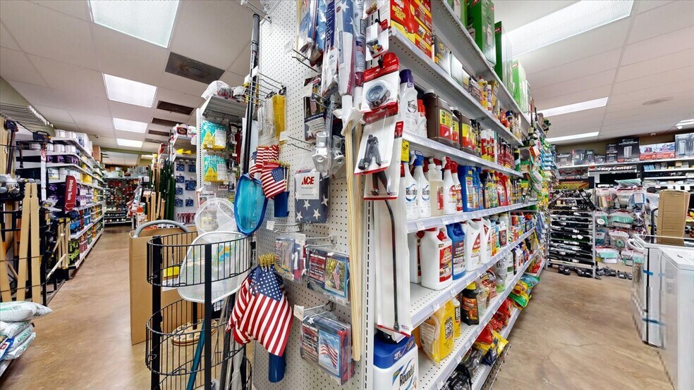 More Photos Of 113 Bo Bo Dr, Crystal Springs Freestanding For Lease