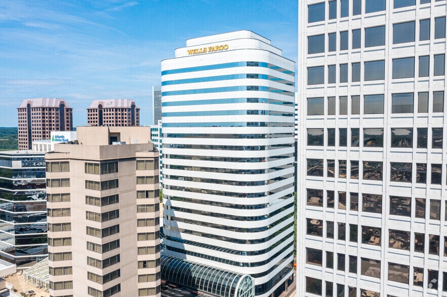 More Photos Of 1021 E Cary St, Richmond Office For Lease