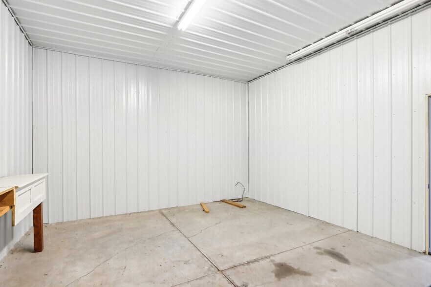 More Photos Of 680 Enterprise Dr, Lake Mills General Retail For Sale