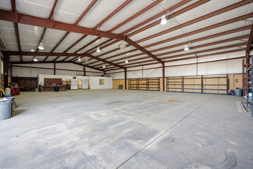 More Photos Of 1125 N Lowell Rd, Golden Valley General Retail For Lease