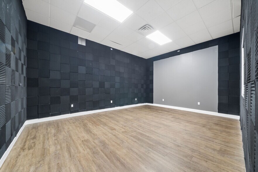 More Photos Of 4491 School Rd S, Export Freestanding For Sale