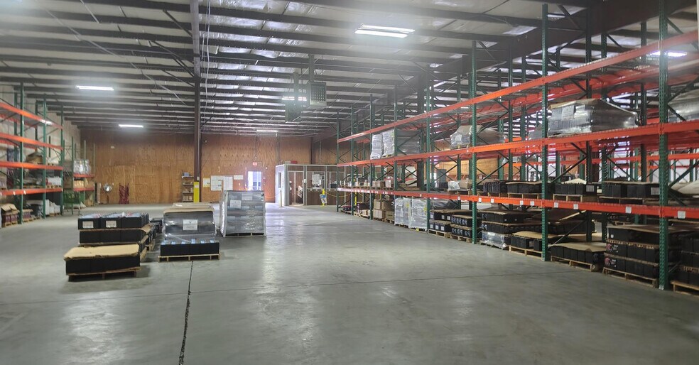 More Photos Of 4858 Mercer University Dr, Macon-Bibb Warehouse For Lease