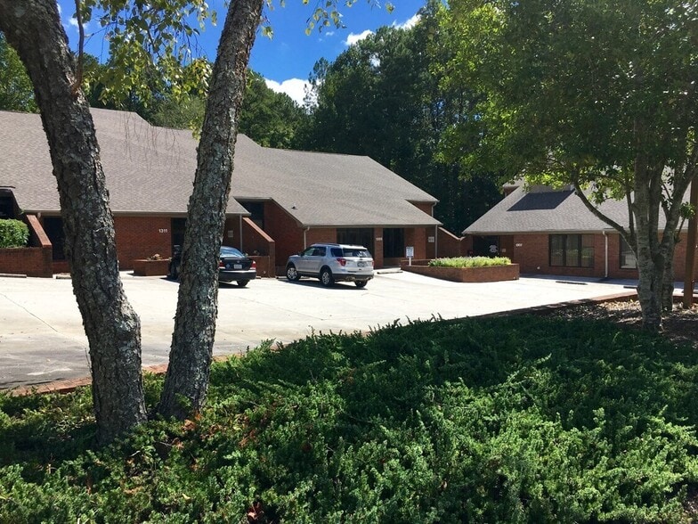 Primary Photo Of 1309 Milstead Ave NE, Conyers Medical For Lease