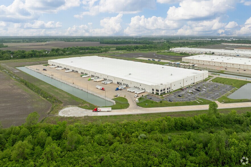 More Photos Of 3919 Lakeview Corporate Dr, Edwardsville Distribution For Lease