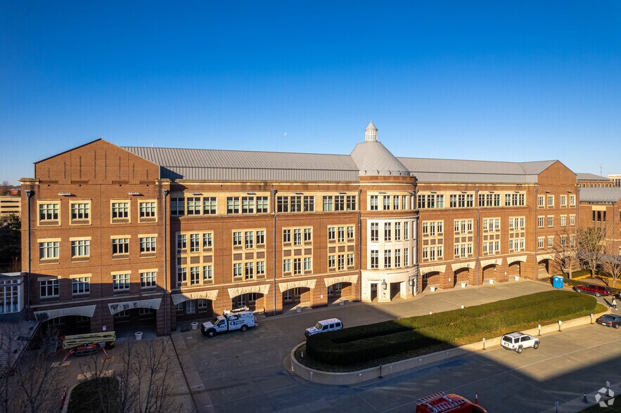 More Photos Of 6240 Sprint Pky, Overland Park Unknown For Sale