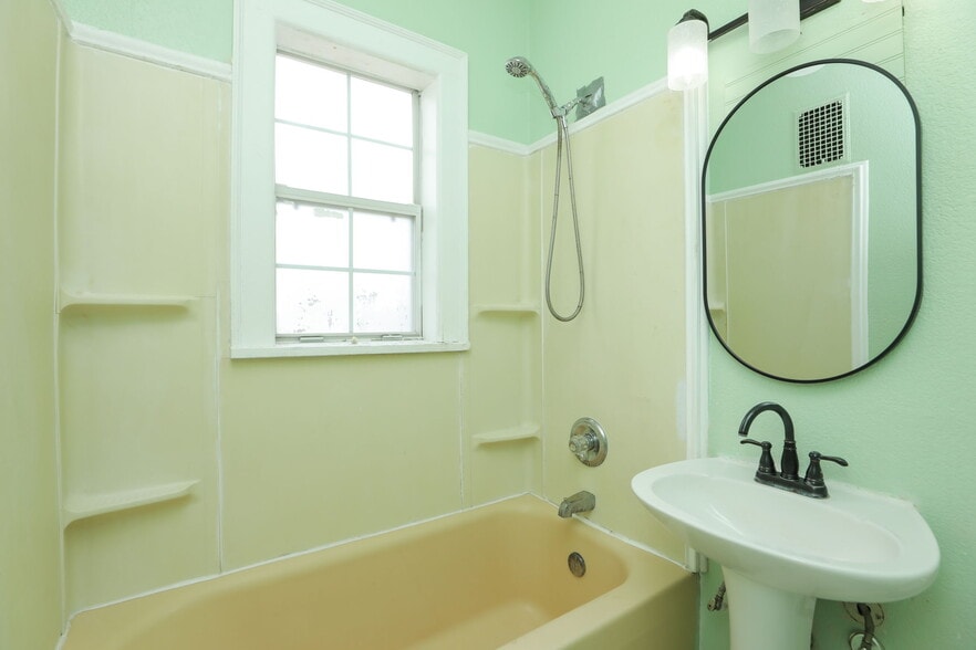 More Photos Of 717 Broadway St, Galveston Apartments For Sale