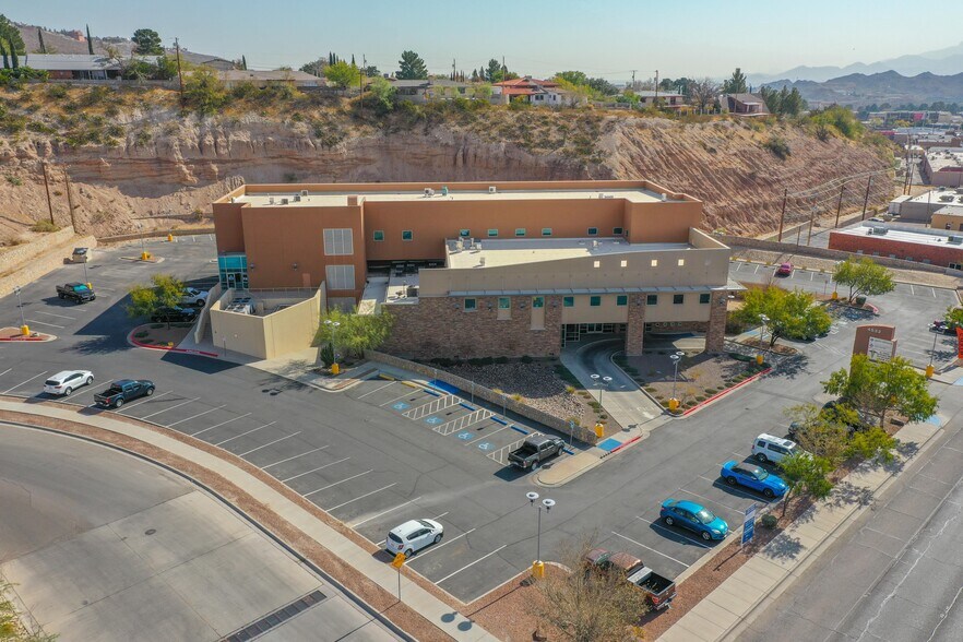 More Photos Of 4532 N Mesa St, El Paso Medical For Lease