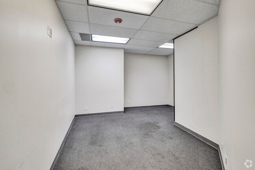 More Photos Of 213 W Southmore Ave, Pasadena Coworking Space