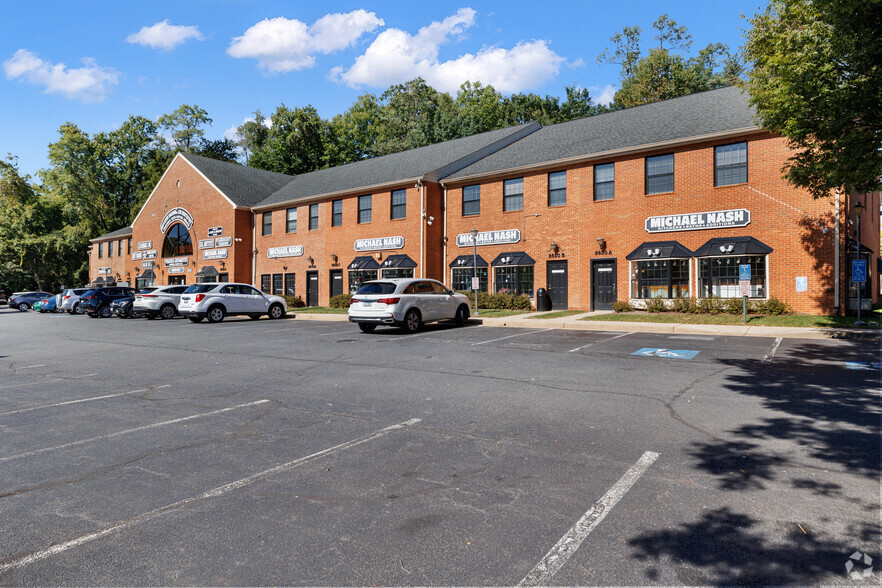 Primary Photo Of 8626-8630 Lee Hwy, Fairfax Unknown For Lease