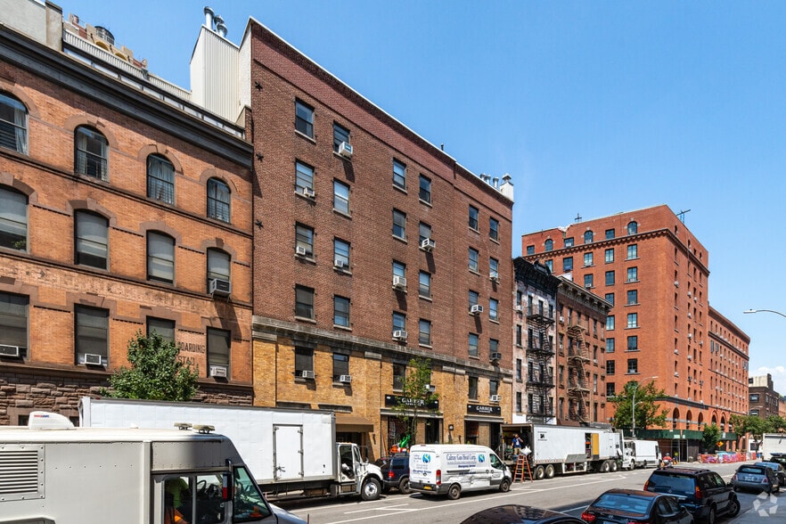 More Photos Of 710 Greenwich St, New York Apartments For Sale