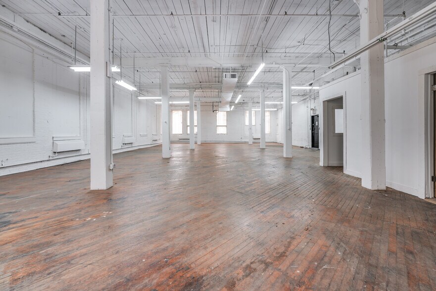 More Photos Of 560 55th St, West New York Manufacturing For Sale