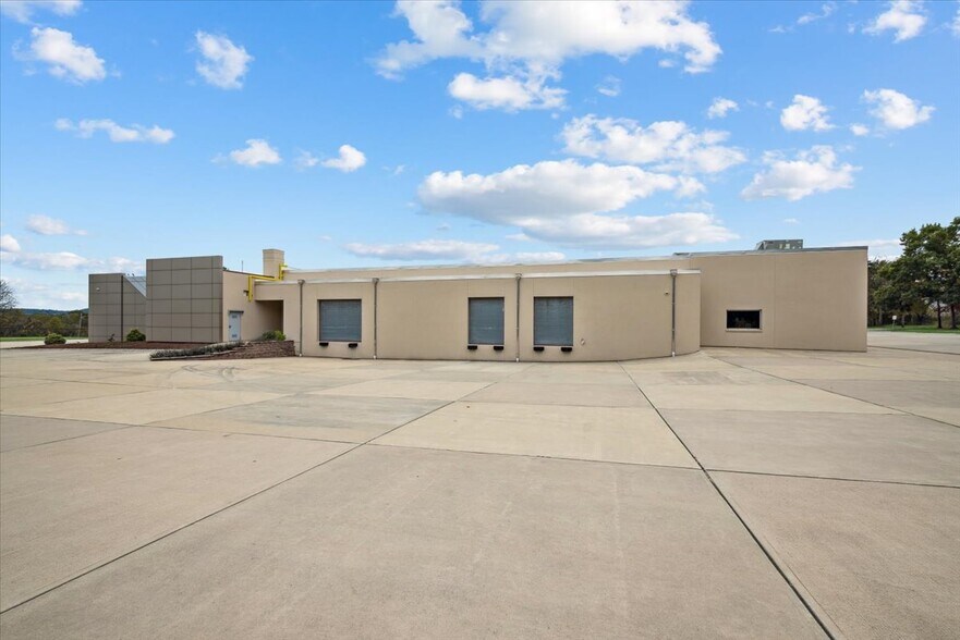 More Photos Of 3087 E Us 22, Somerville Manufacturing For Lease