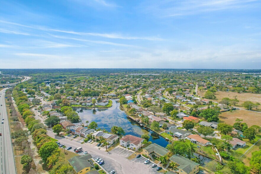 More Photos Of 461 Sunshine Dr, Coconut Creek Apartments For Sale