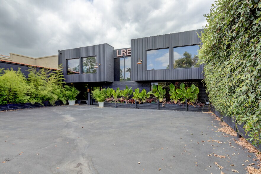 More Photos Of 710 Seward St, Los Angeles Loft Creative Space For Lease