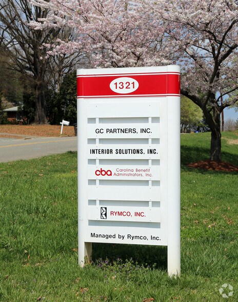 More Photos Of 1540 Westbrook Plaza Dr, Winston-Salem Unknown For Lease