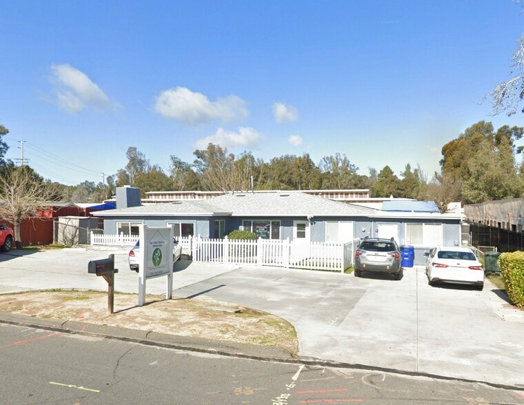 More Photos Of 1571 S Hale Ave, Escondido Daycare Center For Sale