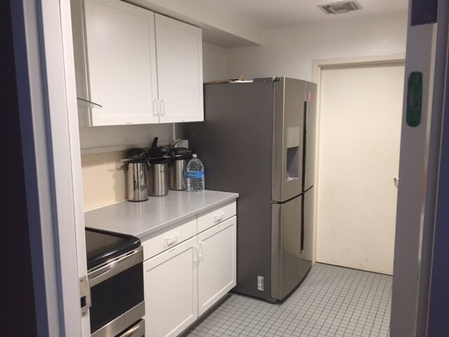 More Photos Of 555 E Memory Ln, Santa Ana Religious Facility For Lease