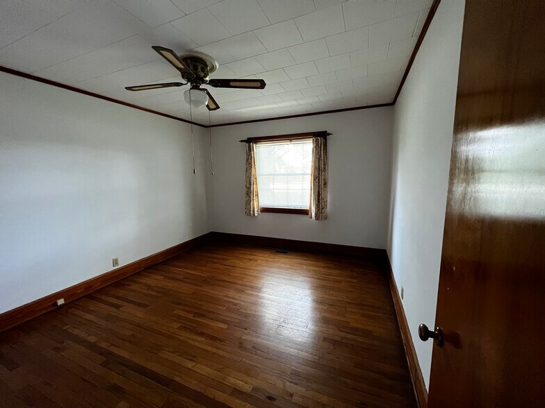 More Photos Of 2525 W Franklin Blvd, Gastonia Office For Sale