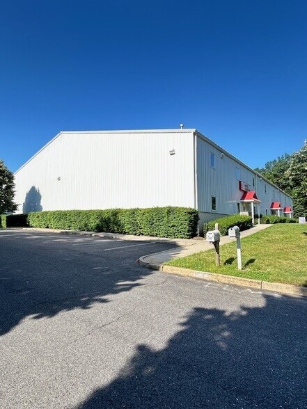 More Photos Of 37 Kanes Ln, Middletown Warehouse For Sale