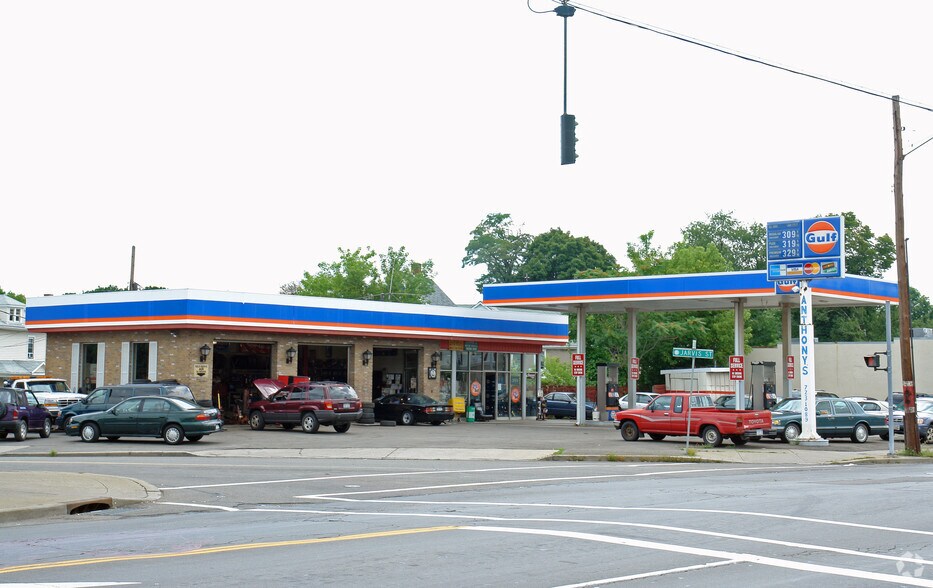 Primary Photo Of 150 Main St, Binghamton Auto Repair For Sale