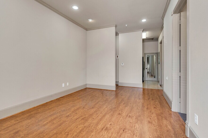 More Photos Of 282 Ed English Dr, Shenandoah Medical For Lease