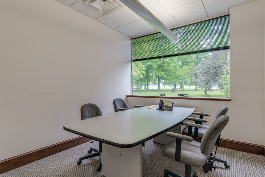 More Photos Of 3825 Columbus Rd, Granville Business Park For Lease