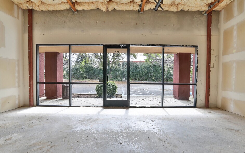 More Photos Of 2092 Concourse Dr, San Jose General Retail For Lease