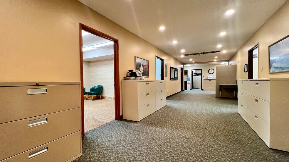 More Photos Of 2604 Sunnyside Dr, Cadillac Medical For Sale