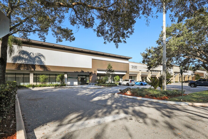 More Photos Of 19575-19635 State Road 7, Boca Raton Unknown For Lease