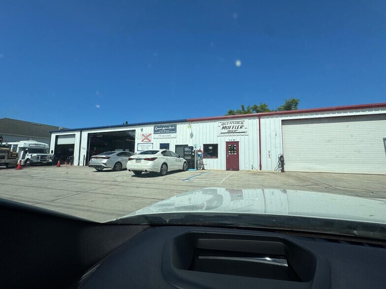 More Photos Of 3608 Oleander Ave, Fort Pierce Flex For Sale