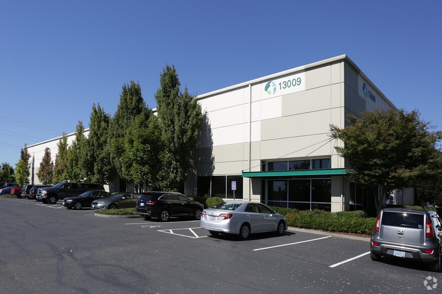 Primary Photo Of 13009 SE Jennifer St, Clackamas Warehouse For Lease